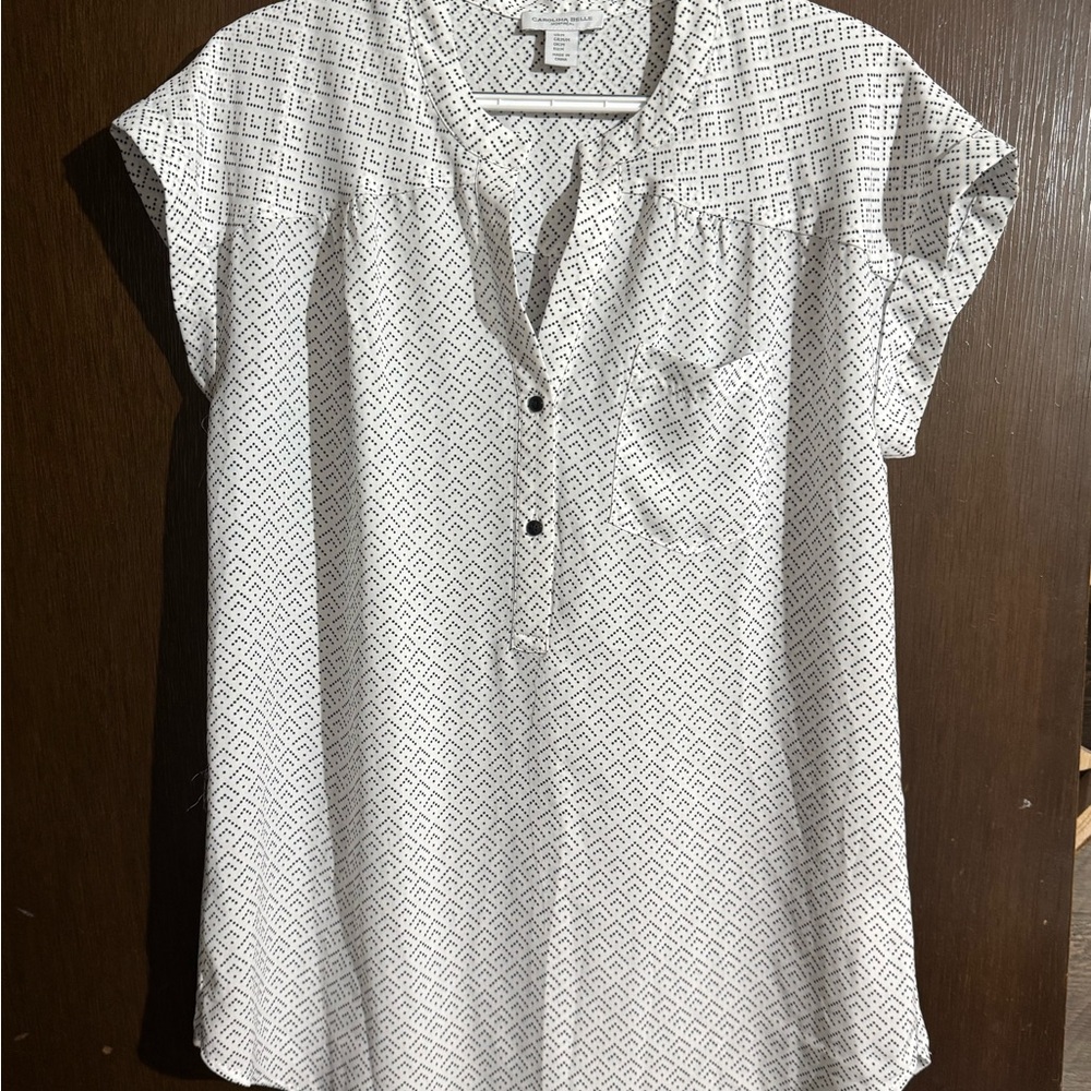 Carolina Belle White Gray Cuffed Sleeve Blouse